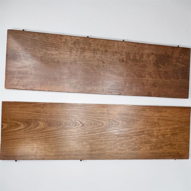 Wood Vintage Mid-Century Modern Oval Dining Table With 3 Leaves – Walnut Veneer, Mahogany Base, Extends to 92.5” For Sale - Image 7 of 12
