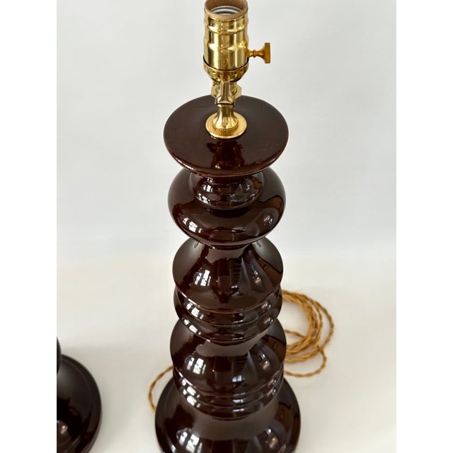 1960s Large Glossy Brown MId Century Modern Ribbed Ceramic Table Lamps - a Pair For Sale - Image 9 of 15