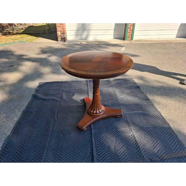 Mid-Century Modern Pre-Owned Ethan Allen Inlaid Round Regency Style Pedestal Table For Sale - Image 3 of 3