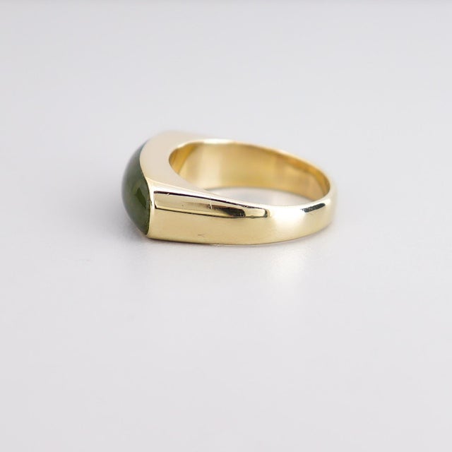 Metal Vintage 14k Gold & Green Jade Cabochon Cocktail Ring For Sale - Image 7 of 15
