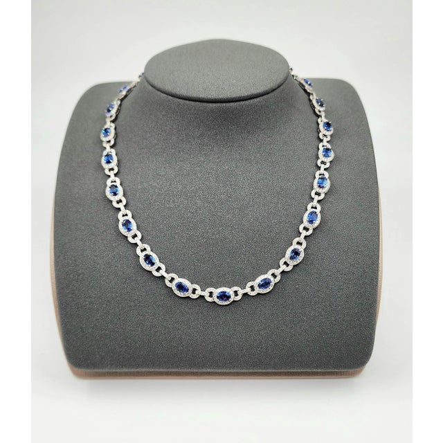 Modern 13.20 Ct Natural Sapphire & Diamond Necklace For Sale - Image 3 of 8