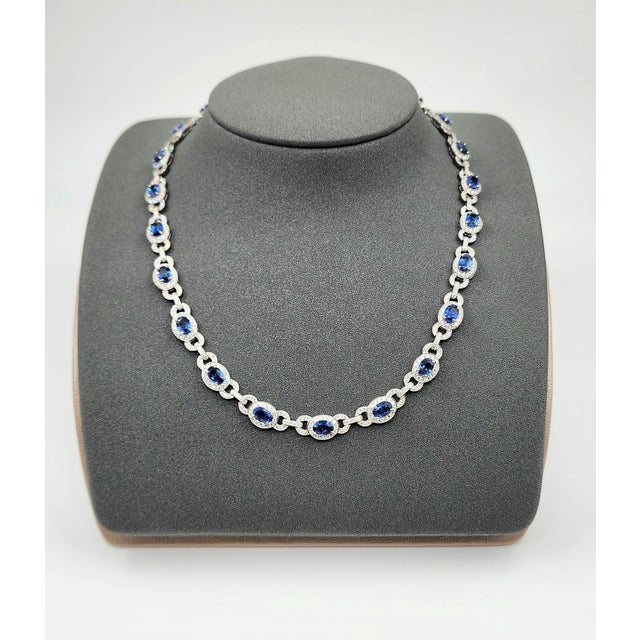 Modern 18.35 Ct Natural Sapphire & Diamond Necklace For Sale - Image 3 of 8