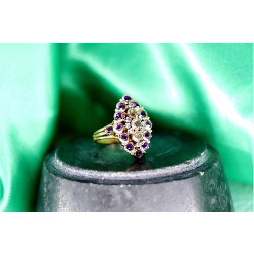 Gold ring with rose cut diamonds and twelve (12) violet amethysts. Metal: Gold. Origin: Portuguese. Brand: Cabeça de cão e...