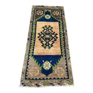 Turkish Yastik Rug 1'5" x 3'1" For Sale