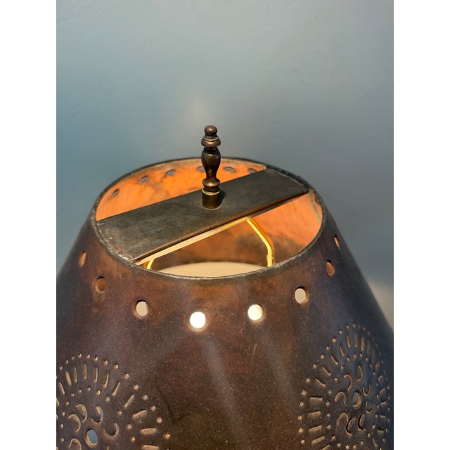 Early 20th Century Southwestern Studio Craft Juniper Slab Table Lamp With Turquoise Inlay & Pierced Metal Shade For Sale - Image 11 of 14