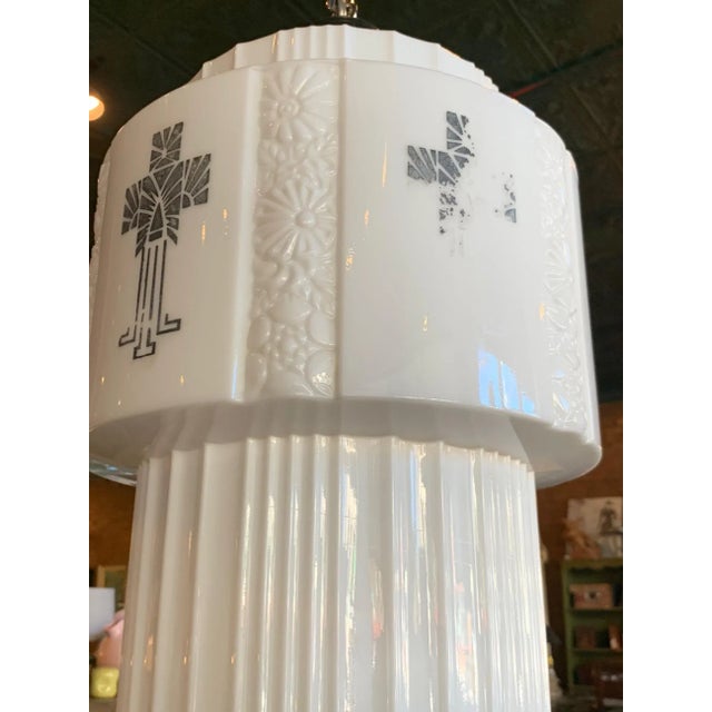 White 1930s Period Large Art Deco Skyscraper Pendant For Sale - Image 8 of 10