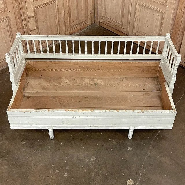 19th Century Swedish Neoclassical Painted Bench ~ Trunk For Sale - Image 10 of 17