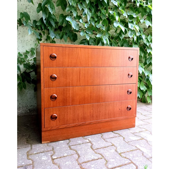 Scandinavian Chest of Drawers, 1960s, in Good conditions. Designed 1960 to 1969