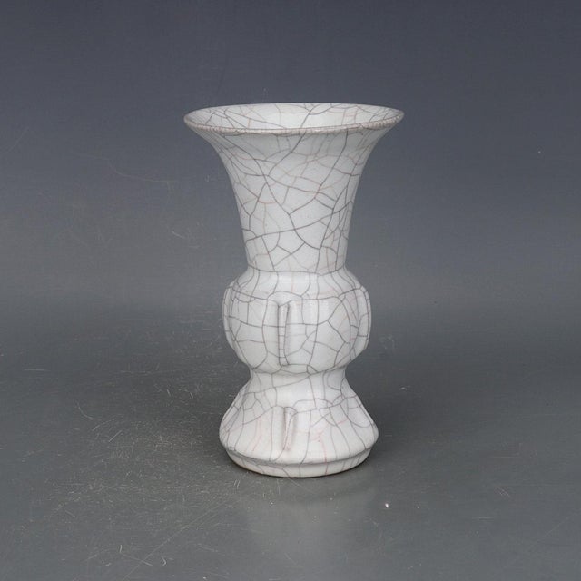 "W-13cm,H-20.5cm Experience the beauty and elegance of Chinese history with our Chinese Vintage Porcelain Handcrafted with...