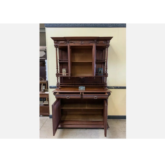 Age: circa 1880 Wood type: solid walnut Condition: very good, well-maintained, refurbished original condition (minor signs...