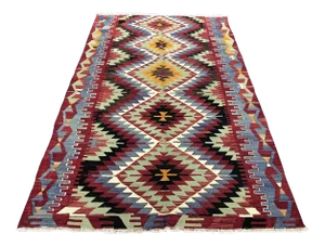1960s Vintage Geometric Design Turkish Area Kilim Rug- 5′5″ × 9′7″