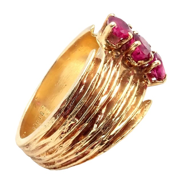 Cartier Vintage Cartier Yellow Gold Ruby Ring, Size 4.5 For Sale - Image 4 of 8