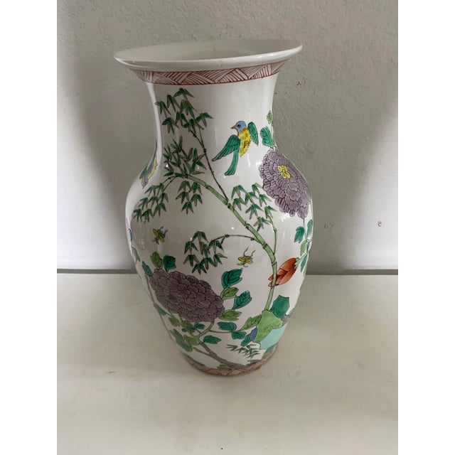 Green Large 1960s Chinese Export Vase For Sale - Image 8 of 9