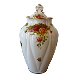 Example of Royal Albert Vessels and Vases