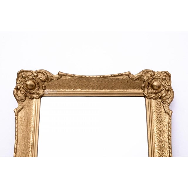 Mirror in a Gold Frame, Western Europe, in Very Good conditions. Designed 1920 to 1949