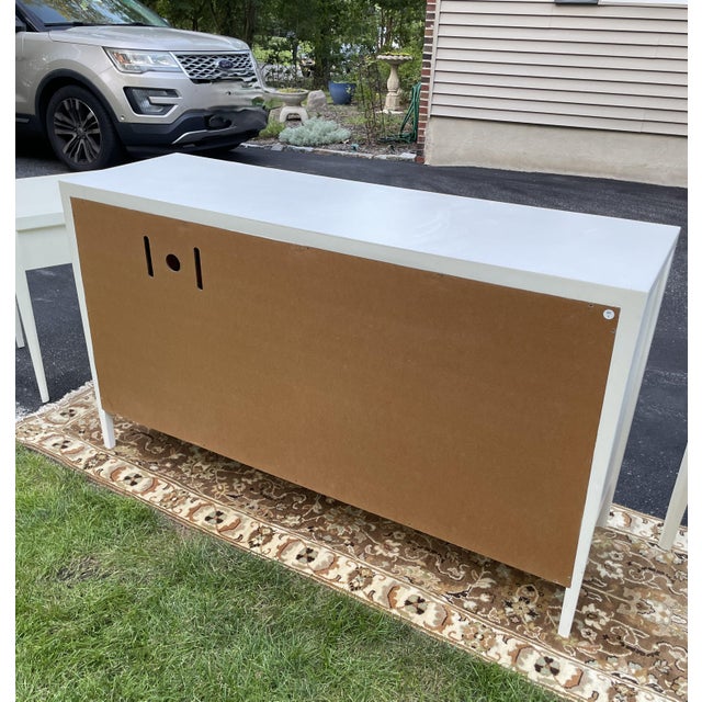 White Mitchell Gold + Bob Williams Malibu 3-Piece Bedroom Set - Dresser & Nightstands For Sale - Image 8 of 18