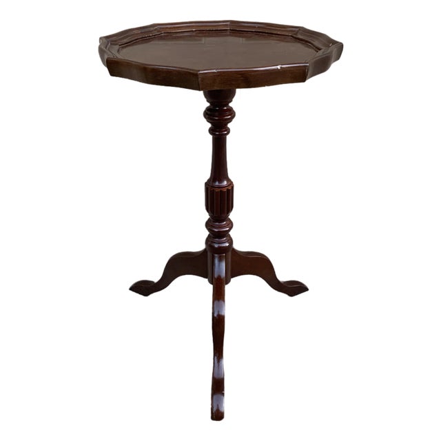 Vintage Georgian Mahogany Scalloped Side Table For Sale