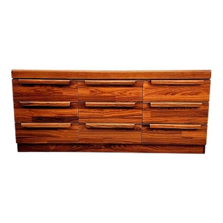 1960s Mid-Cent Rosewood Veneer Mid-Century Modern Dresser For Sale