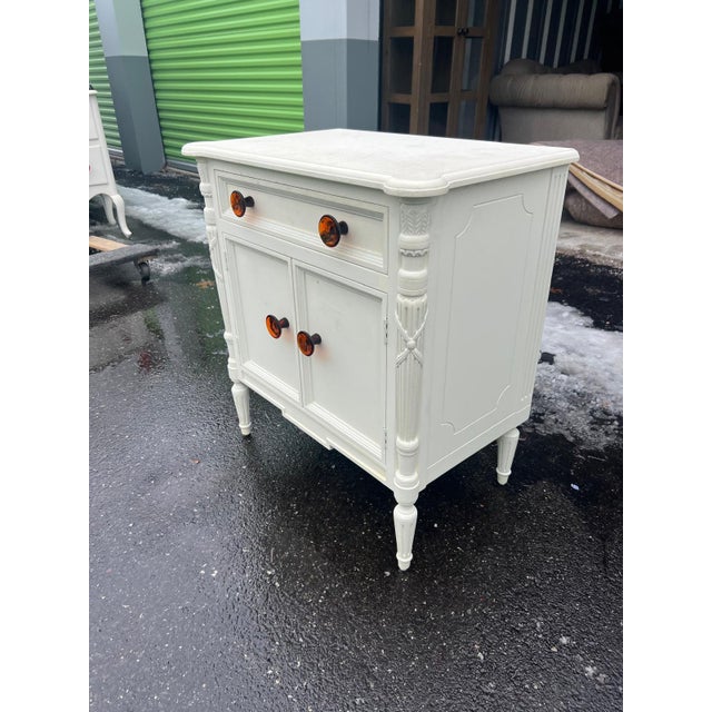 Traditional Julia Gray Hand-Painted Designer Nightstand For Sale - Image 3 of 7