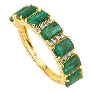 VRJewels 2.2ct Emerald & Diamond Half Band Ring in 18k Yellow Gold Size 4 For Sale
