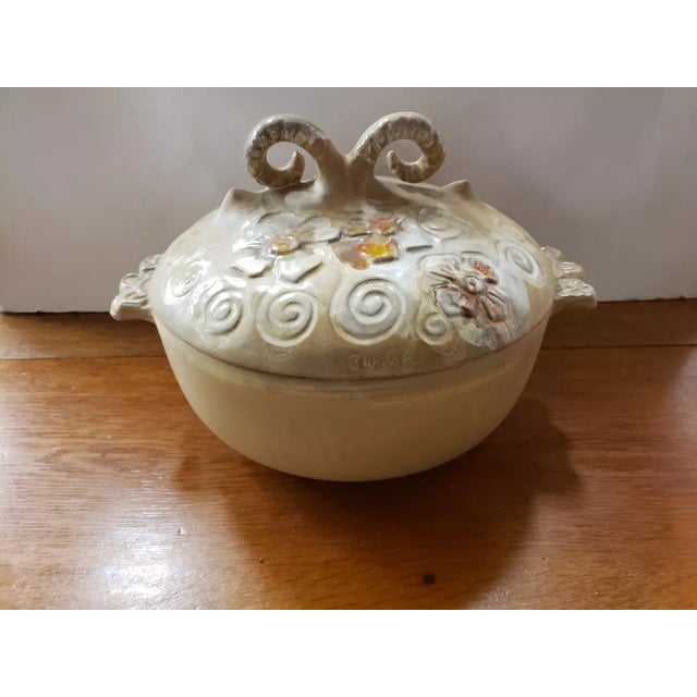 1970s 1973 Pacific Stoneware Lidded Casserole Ram Bowl, Signed Bennett Welsh, Made in Usa For Sale - Image 5 of 9