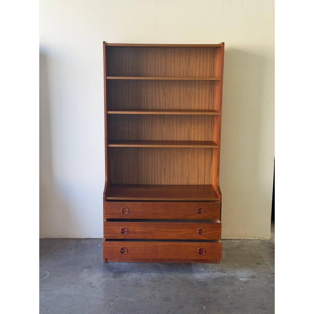 Brown Vintage Danish Teak Display Bookcase With 3 Drawers – Mid Century Modern Storage Cabinet For Sale - Image 8 of 9