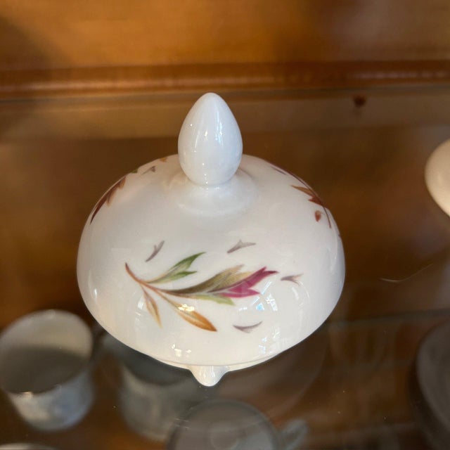 Mid Century 38-Piece Wedgwood Bone China Wakefield Pattern Tea and Coffee Service Large English Estate Set For Sale - Image 16 of 18