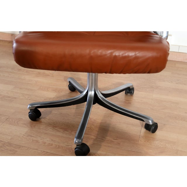 Vintage P126 Executive Office Chair by Osvaldo Borsani for Tecno, 1966 For Sale - Image 9 of 14