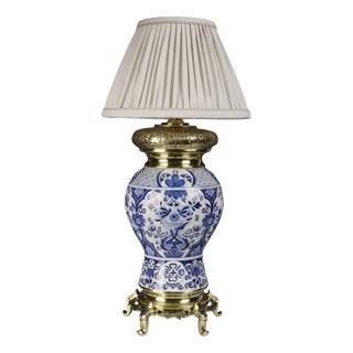 Victorian Belgian Blue and White Faience Oil Lamp, 1880 For Sale