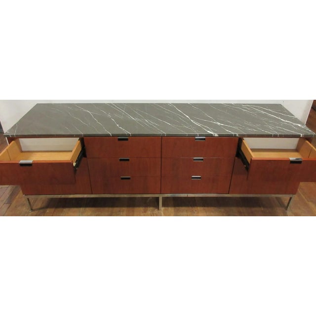 Florence Knoll Florence Knoll Credenza in Walnut With Marble Top For Sale - Image 4 of 11