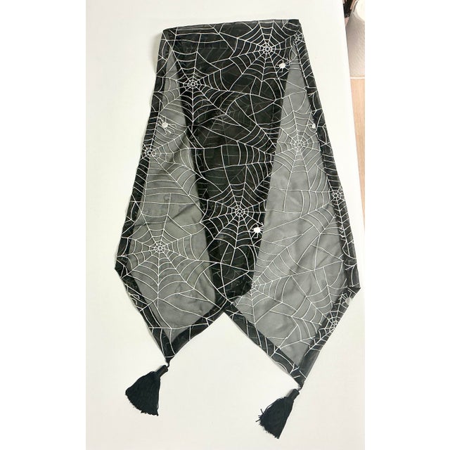 American 1980s Vintage Boho Chic Americana Halloween Spider Web Table Runner For Sale - Image 3 of 8