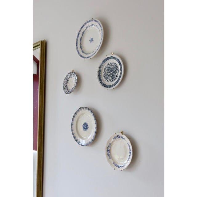 Wall Plates in Bleu and White Earthenware, 1950s, Set of 5 For Sale - Image 4 of 10