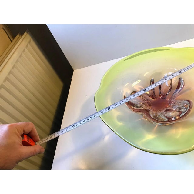 Pink and Green Murano Centerpiece Bowl by Archimede Seguso, 1950s For Sale - Image 11 of 12