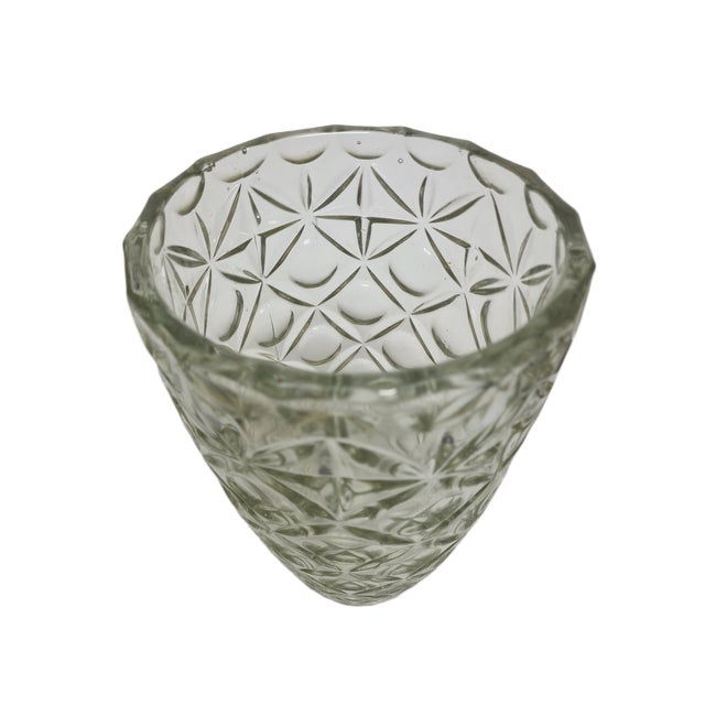 Art Deco Crystal Vase, Former Czechoslovakia, 1950s, in Very Good conditions. Designed 1950 to 1959