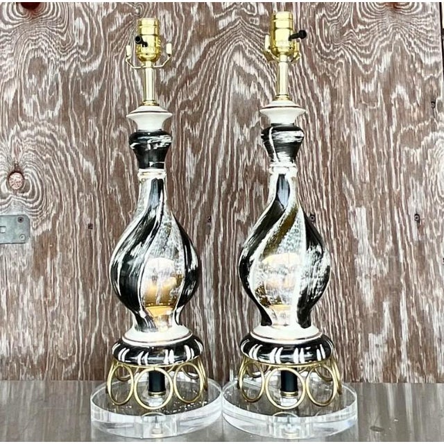 Vintage Mid-Century Modern Gold Ring Table Lamps - a Pair For Sale - Image 4 of 7