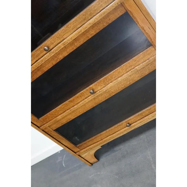 German Oak Bookcase with Folding Doors in Style of Globe Wernicke, 1930s For Sale - Image 10 of 18