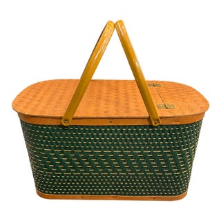 Hawkeye by Burlington Vintage 1960s Green Woven Picnic Basket With Metal Handles For Sale