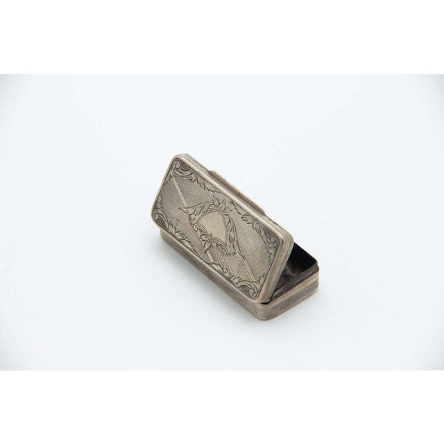 Rectangular Snuff Box in Fluted Silver For Sale - Image 3 of 4