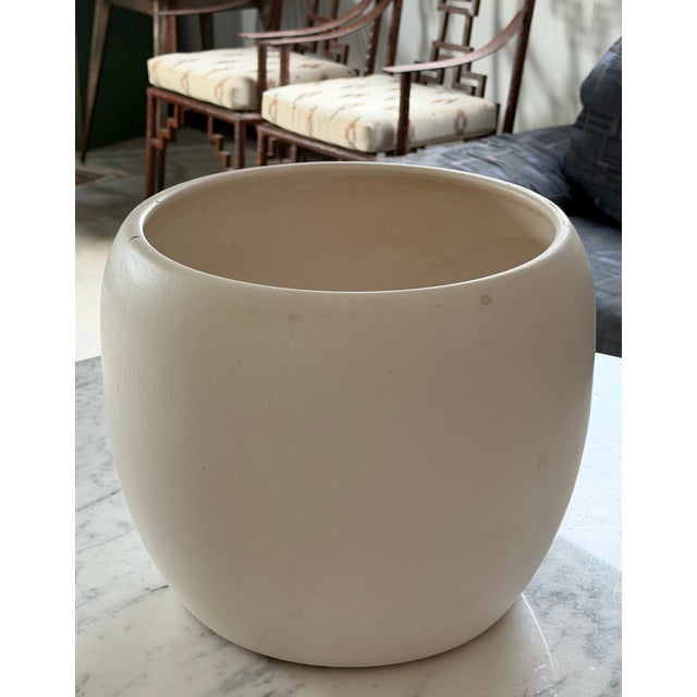 Ivory Matte White Gainey Planter La Verne California J-12 Architectural Pottery For Sale - Image 8 of 15