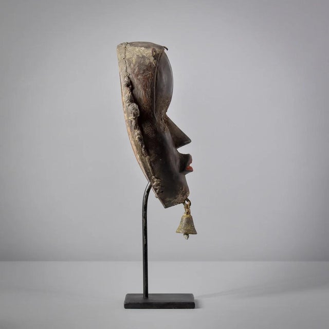 Early 20th Century Dan Poro Ceremonial Mask With Bell For Sale - Image 11 of 12