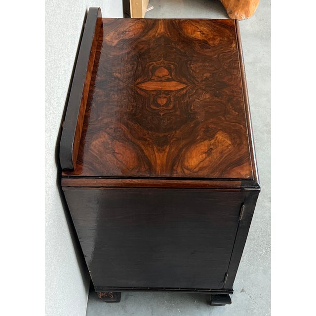 Early 20th Century Pair of Art Deco Side Cabinets or Nightstands with Ebonized Base For Sale - Image 12 of 18
