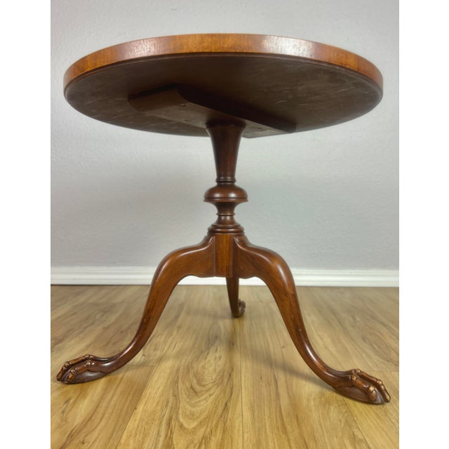 Elegant vintage Imperial Furniture Co. (Grand Rapids) tripod lamp/occasional table in a classic Colonial Revival /...