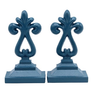 Vintage French Country Fleur De Lis Blue Cast Iron Bookends For Sale