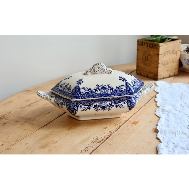 Magnificent Longchamp ironstone tureen, Rouen pattern, dating from the late 19th century. Its richly ornamented blue...