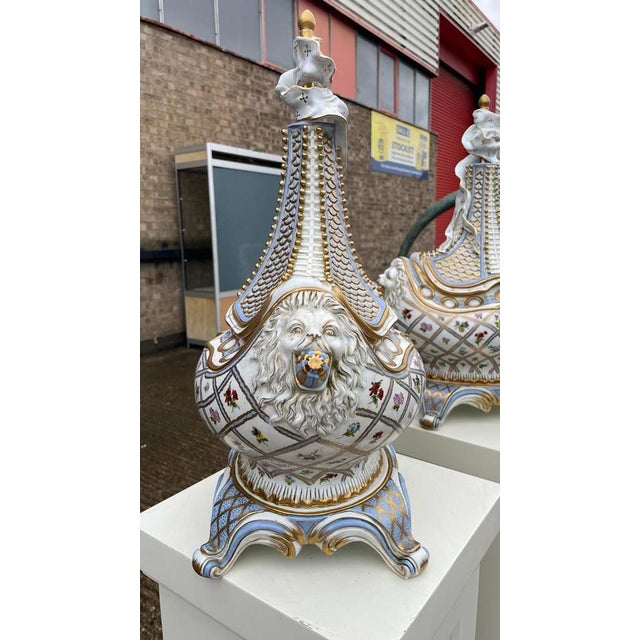 20th Century Vaisseau à Mât Ship Vase and Cover from Meissen, Set of 2 For Sale - Image 4 of 12