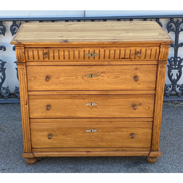 This beautiful little chest has a great warm color and an attractive swirling grain pattern similar to that more typically...