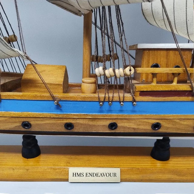 Handmade HMS Endeavour Ship Model, England, 1970s For Sale - Image 6 of 8