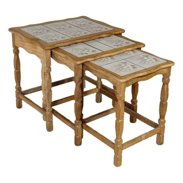 Oak Ceramic Tile-Top Nesting Tables Set of 3 Floral Spindle Legs Traditional Vintage For Sale