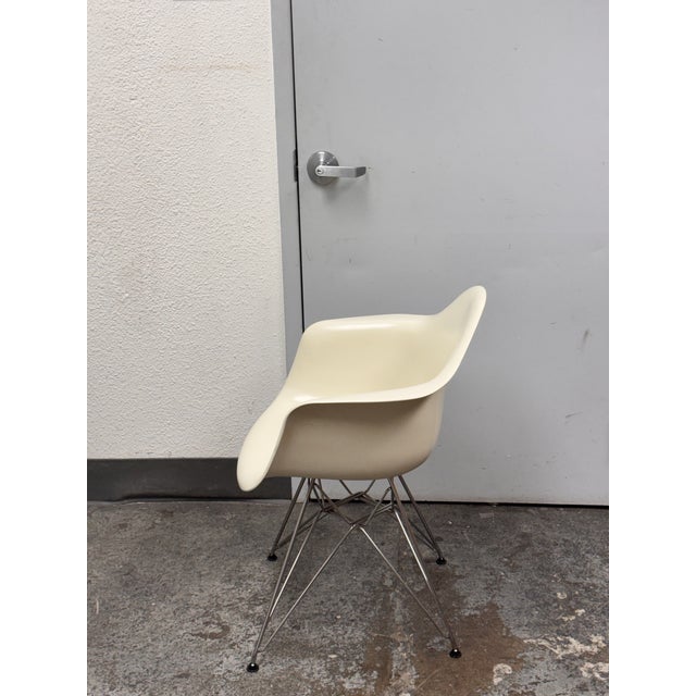 Charles & Ray Eames for Herman Miller Eames Armchair For Sale In San Francisco - Image 6 of 12