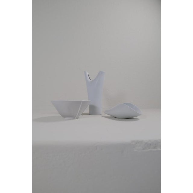 Mid-Century Modern Vessel and Bowls attributed to Stig Lindberg for Gustavsberg, Sweden, 1950s, Set of 3 For Sale - Image 3 of 17
